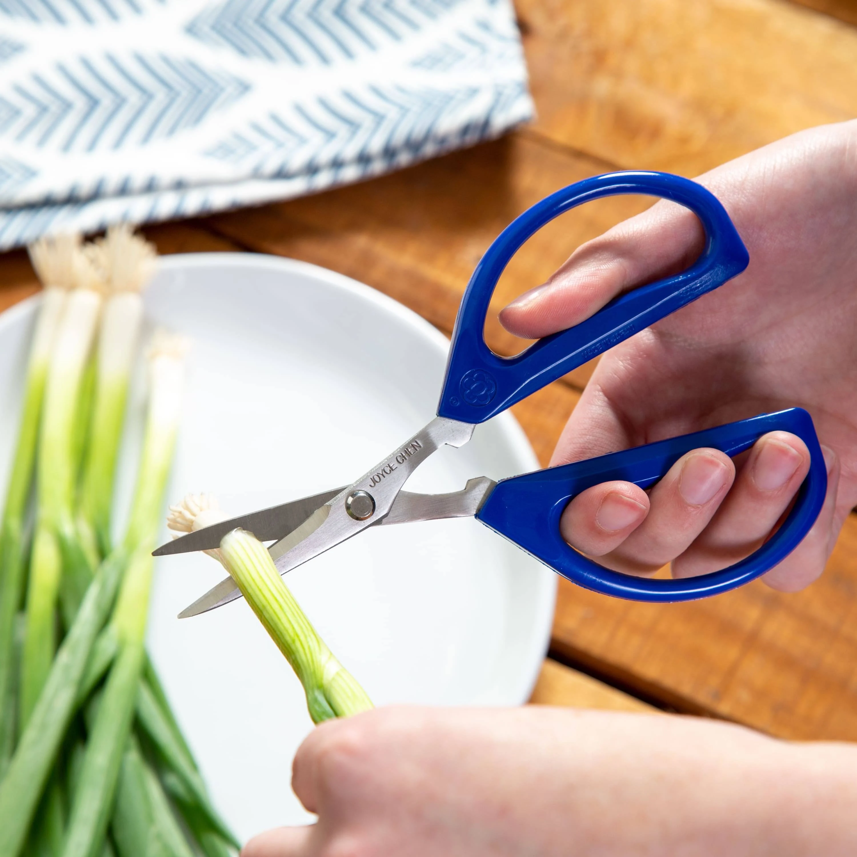 Joyce Chen Original Unlimited Kitchen Scissors All Purpose Dishwasher Safe Kitchen Shears With Comfortable Handles, White, 2 PackJoyce Chen Original Unlimited Kitchen Scissors All Purpose Dishwasher Safe Kitchen Shears With Comfortable Handles, White, 2 