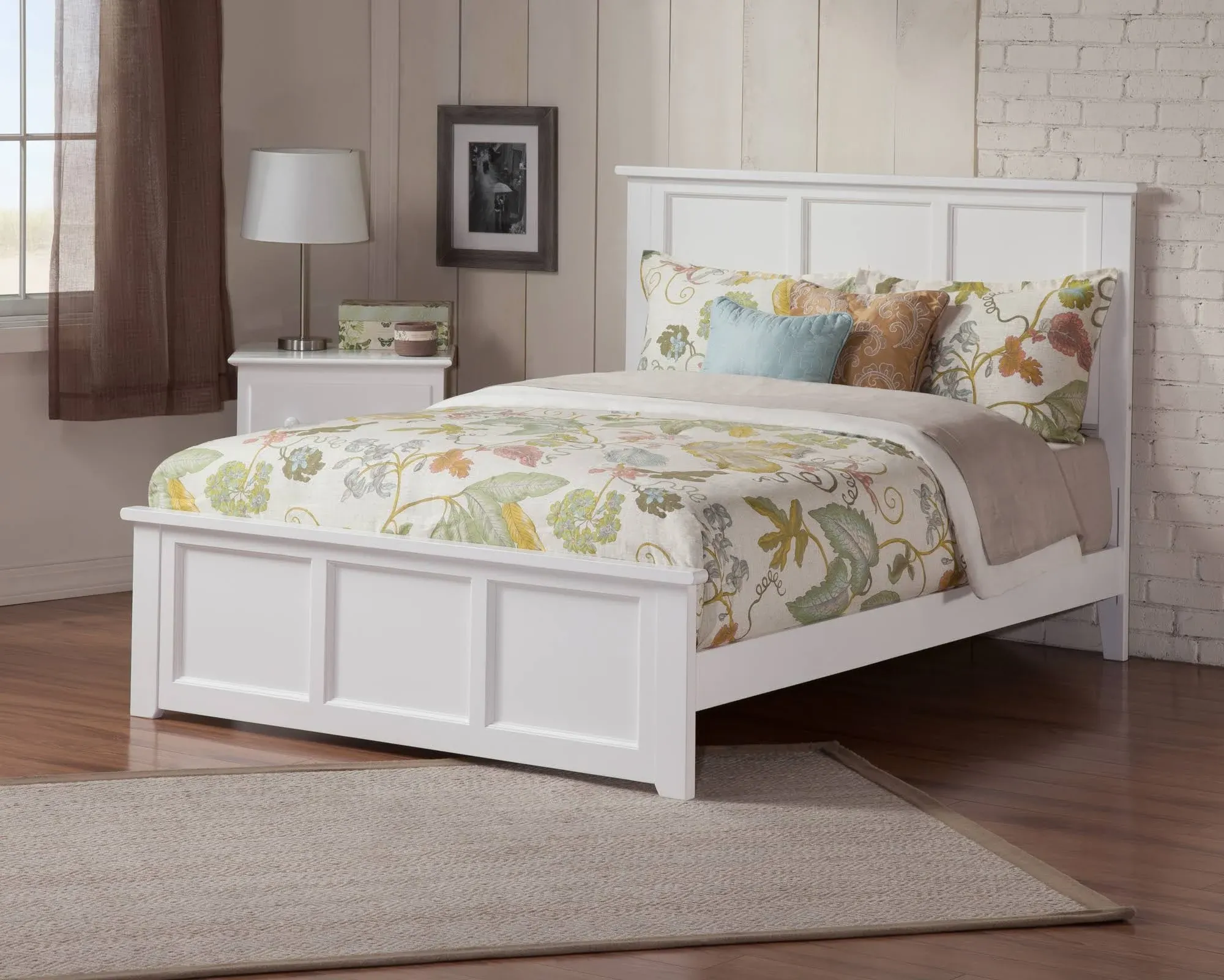 Afi, Madison, Low Profile Wood Platform Bed with Matching Footboard, Queen, White