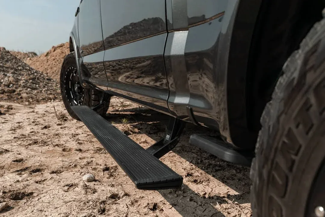 AMP Research 20-23 Jeep Gladiator (Launch/Overlnd/Rubicon/Sport/Sport S) PowerStep Xtreme - Black - 78135-01A