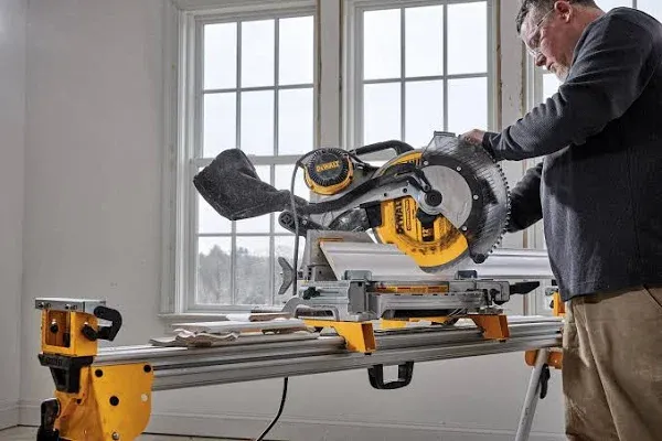 Dewalt DWS716XPS 12 Inch 15 Amp Compound Double Bevel Miter Saw