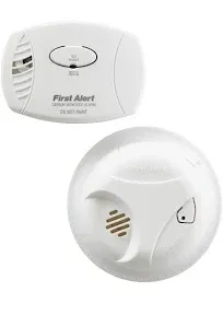 First Alert Smoke Alarm &amp; Carbon Monoxide Alarm w/ Batteries *NEW IN SEALED BOX*