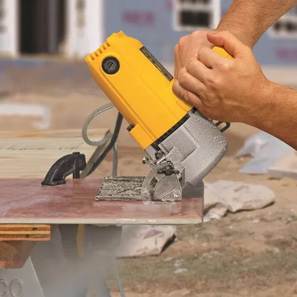 DeWalt DWC860W Wet/Dry Tile Saw