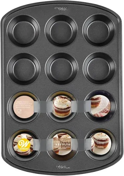 Wilton Perfect Results Muffin Pan