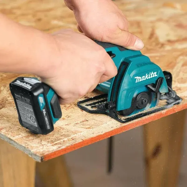 Makita SH02R1 12V max CXT® Lithium-Ion Cordless 3-3/8" Circular Saw Kit (2.0Ah)