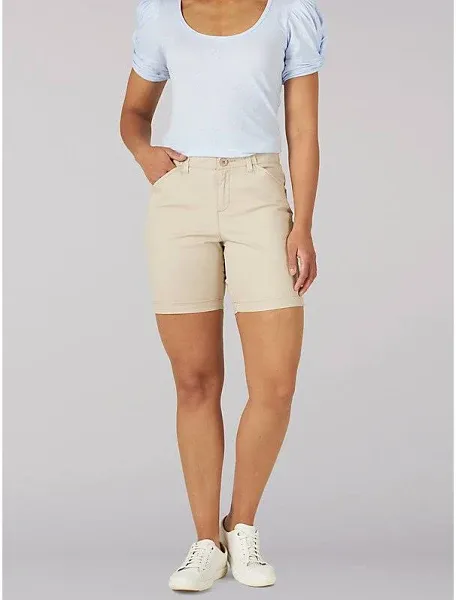 Lee Women&#x27;s Legendary 7&quot; Chino Shorts  Size 18