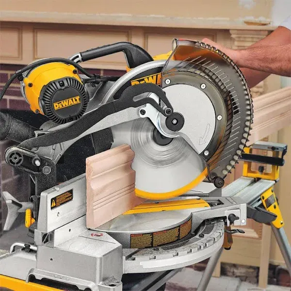 Dewalt DWS716XPS 12 Inch 15 Amp Compound Double Bevel Miter Saw