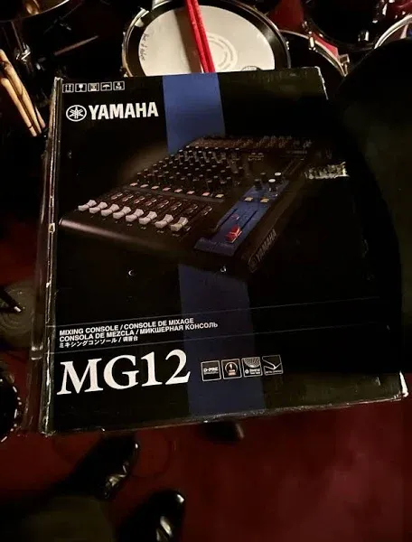 Yamaha MG12X CV 12-Input 4-Bus Mixer with Effects