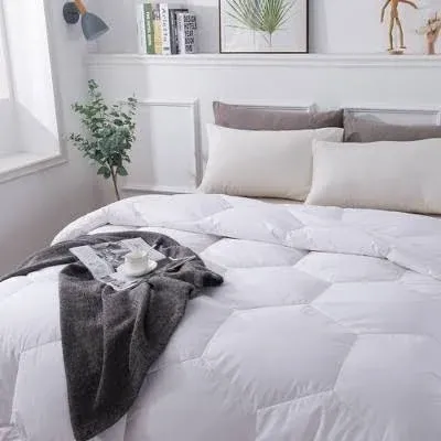 Honeycomb Stitch Down Alternative Comforter