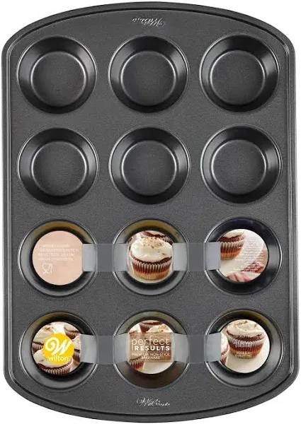 Wilton Perfect Results Muffin Pan