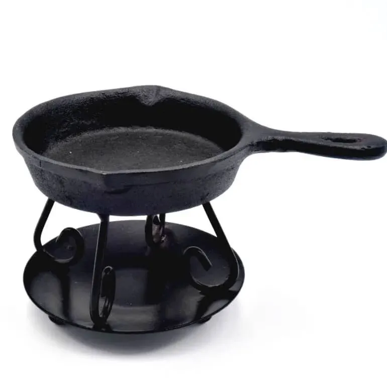 CWI BRIGHT IDEAS Wax Melter, Cast Iron Skillet with Warmer and Trivet