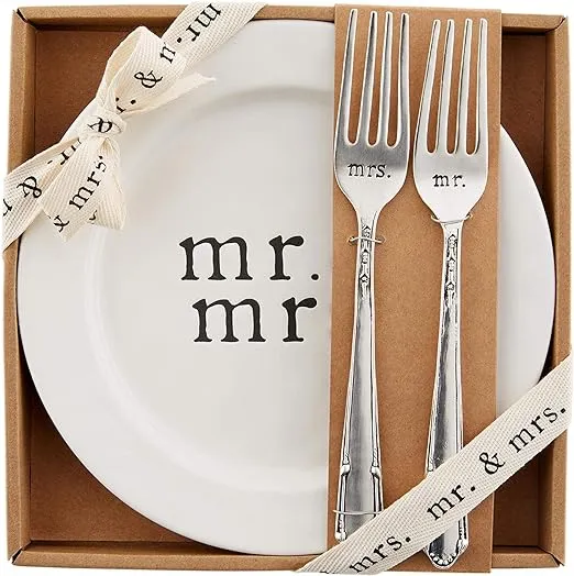 NWT  Mud Pie &#034;Mr. &amp; Mrs&#034; Wedding Or Anniversary Cake Plate With Matching Forks