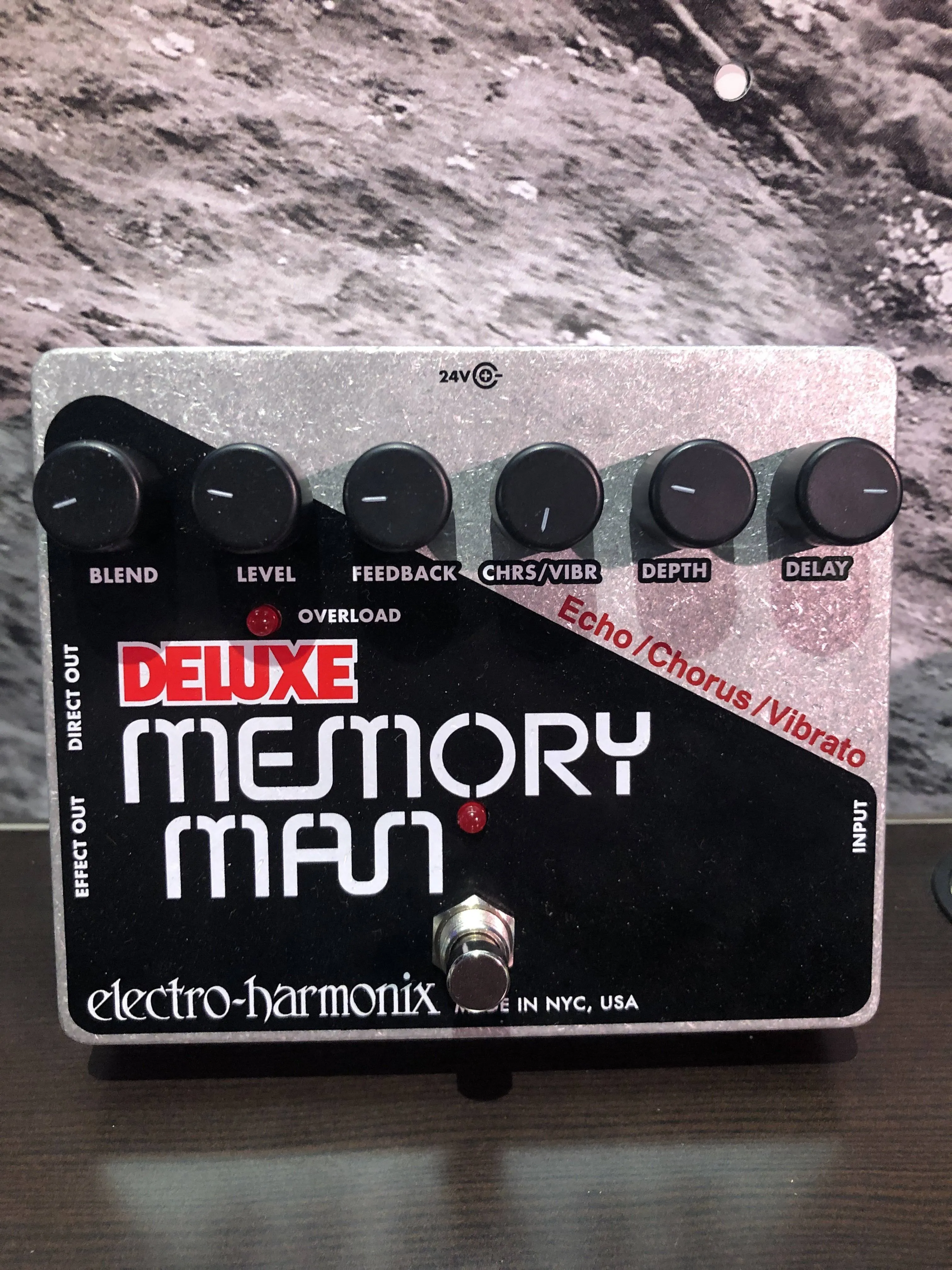 Electro-Harmon<wbr/>ix Deluxe Memory Man XO Analog Delay Guitar Effects Pedal