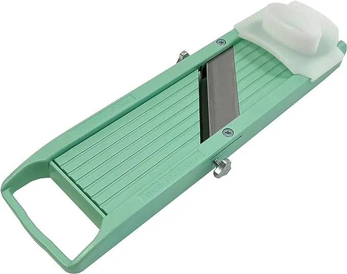 Benriner Vegetable slicer (Unchooseable color) Universal vegetable cooker CBV04