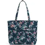 Vera Bradley : Vera Tote Bag in Rose Toile