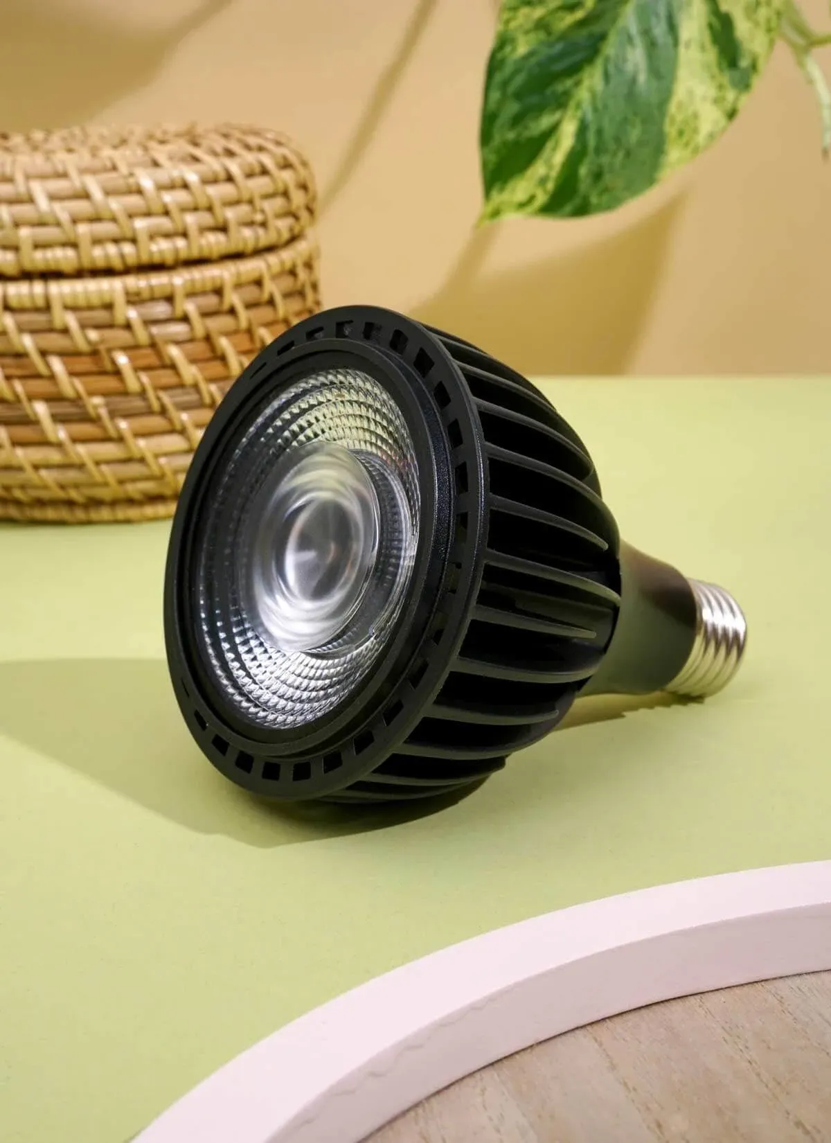 Vita Grow Light bulb black wide