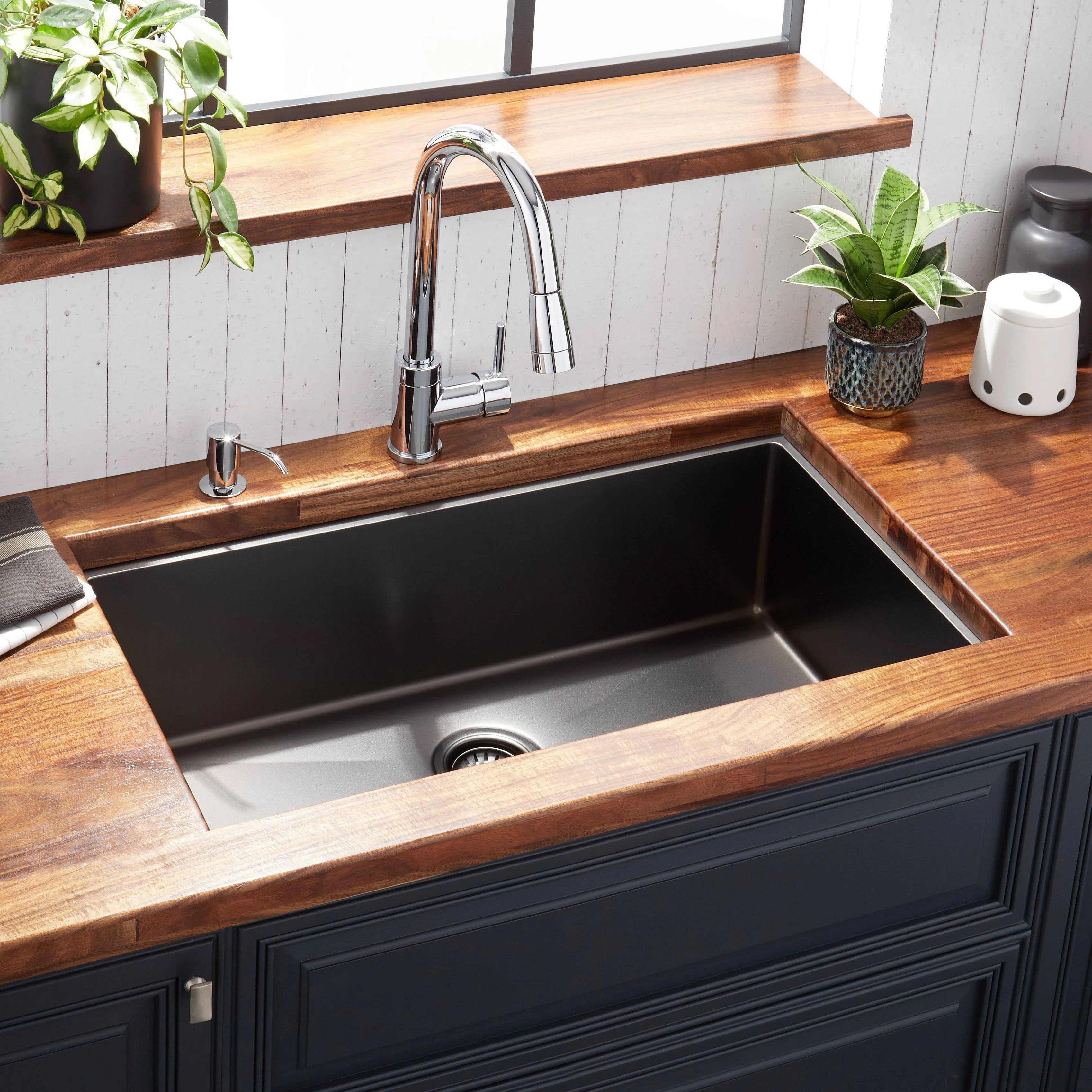 Signature Hardware Atlas 32" Undermount Single Basin Kitchen Sink